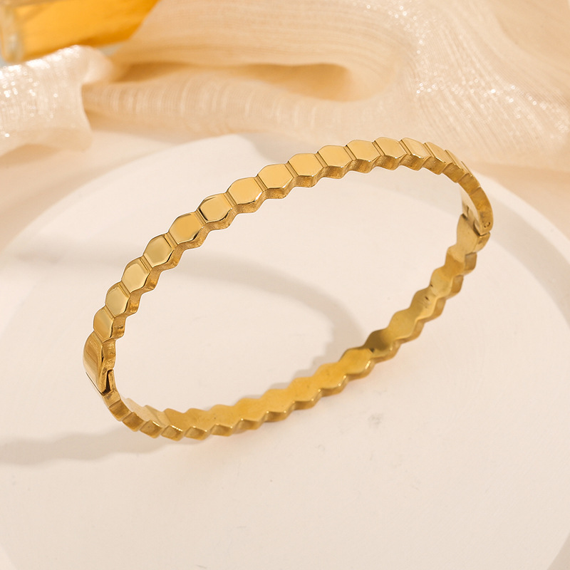 Titanium Steel Luxury Unique Bracelet thumbnail 4