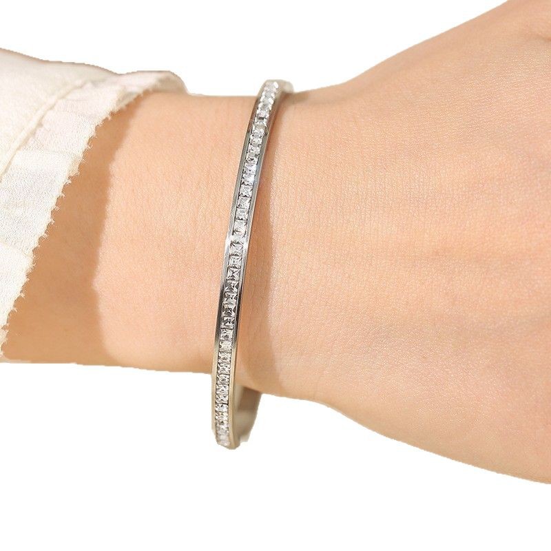 Premium Titanium Steel Jewelry Unique Star Bracelet thumbnail 3