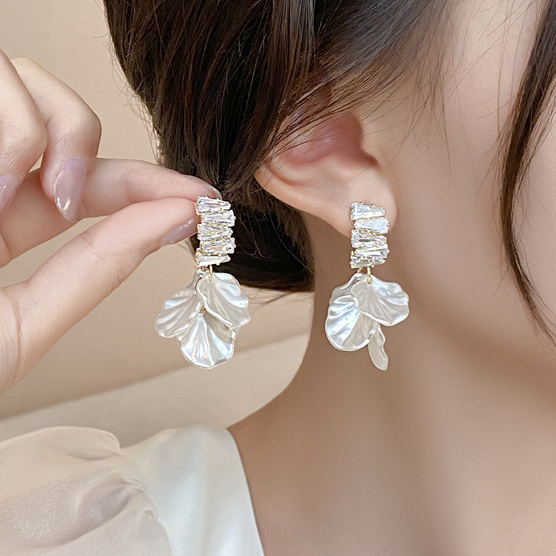 Premium Studs Luxury French Style Zircon Flower Tassel Earrings