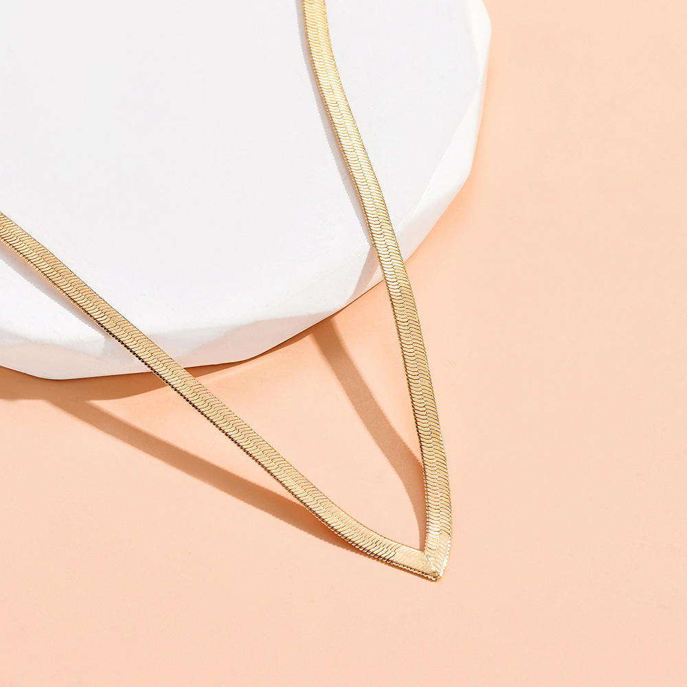 Geometric Minimalist Necklace thumbnail 4