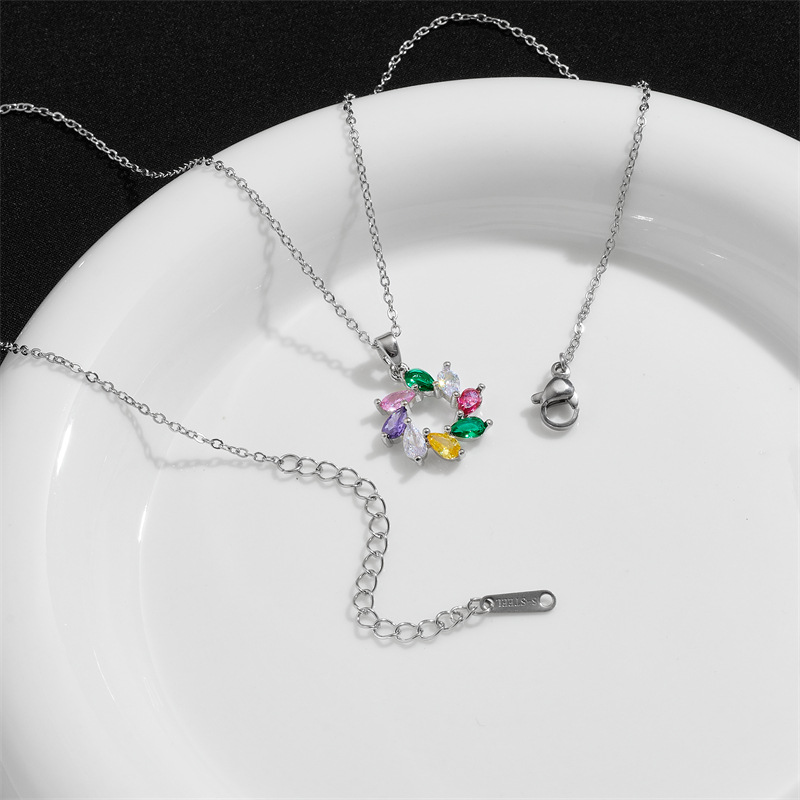 Geometric European & American Style Zircon Necklace thumbnail 3