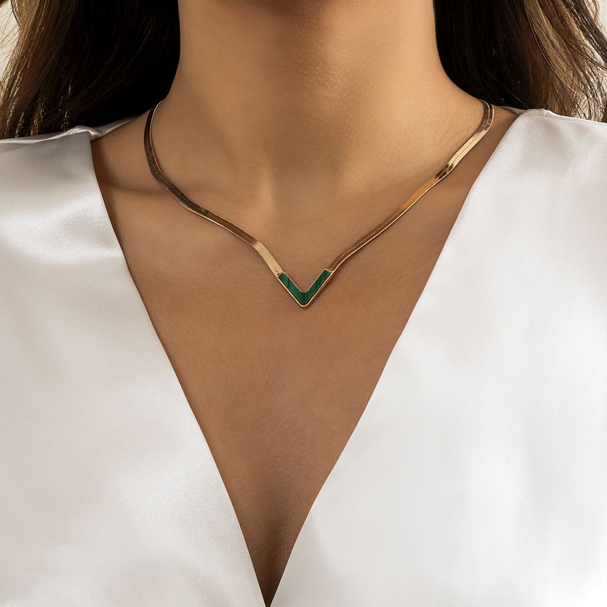 Geometric Minimalist European & American Style Necklace thumbnail 3