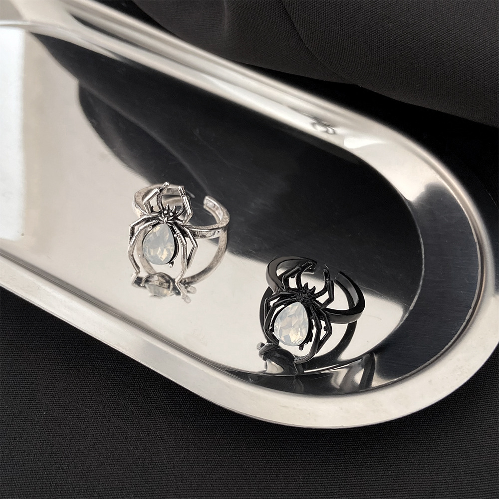 Hollow Minimalist Vintage Unique Ring - view 2