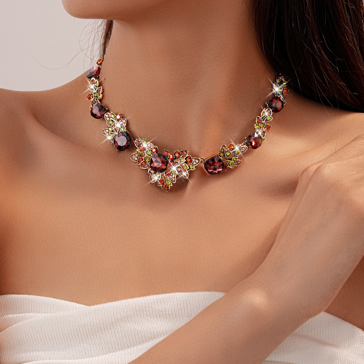 Premium Royal Style Necklace Minimalist Vintage Luxury Leaf Jewelry Set thumbnail 3