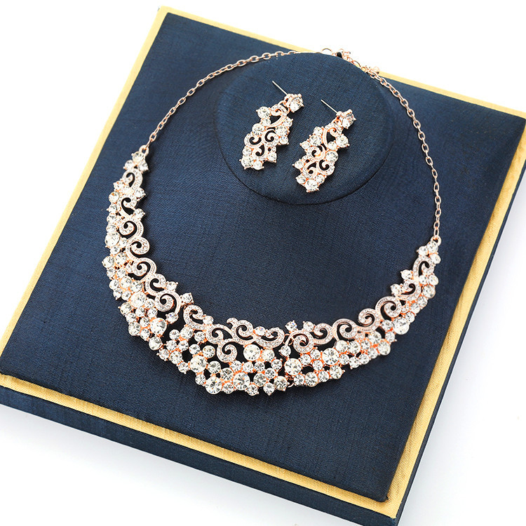 2-Piece Alloy Necklace Earrings Vintage European & Ameri Jewelry Set