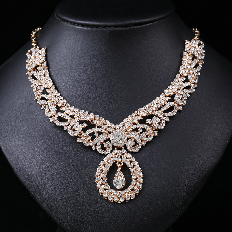 3-Piece Necklace Vintage European & American Style Exaggerated C Jewelry Set thumbnail 3