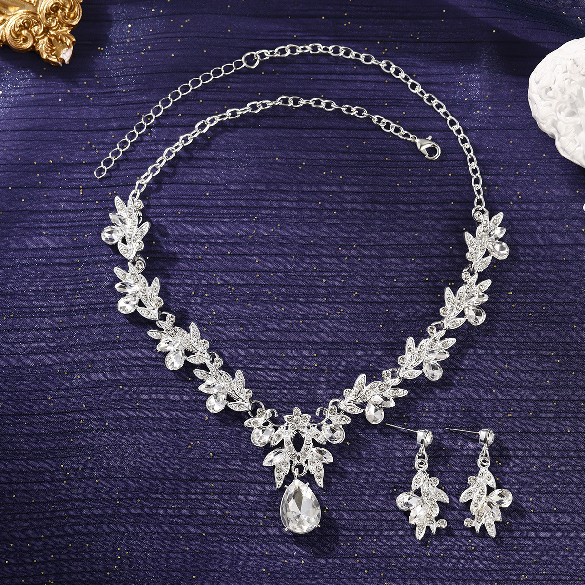 Alloy Necklace Earrings Leaf Banquet Flower Jewelry Set - view 2